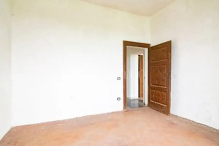 Casale in vendita di 400 mq a €180.000 (rif. 11/2026)
