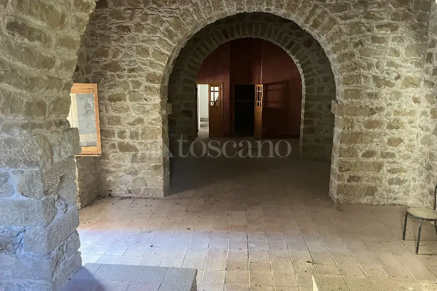 Casale in vendita di 860 mq trattativa riservata (rif. 258/2025)