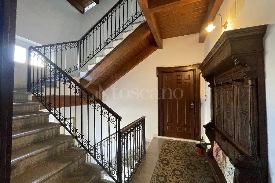 Palazzo in vendita di 350 mq a €685.000 (rif. 26/2024)