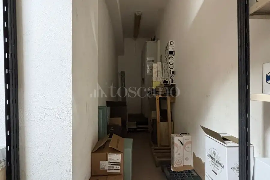 Negozio in vendita di 290 mq a €800.000 (rif. 8/2026)