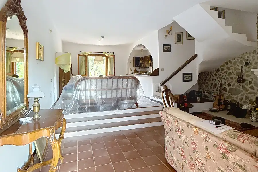 Villino a Schiera in vendita di 350 mq a €235.000 (rif. 96/2025)