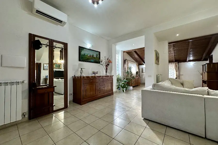 Villa Bifamiliare in vendita di 210 mq a €299.000 (rif. 27/2026)