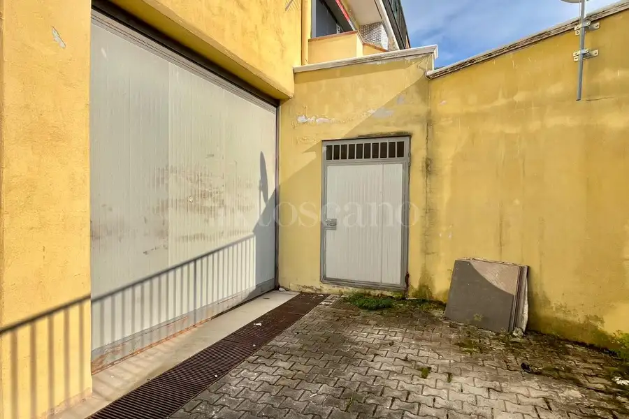 Magazzino in affitto di 400 mq a €1.600 (rif. 35/2026)