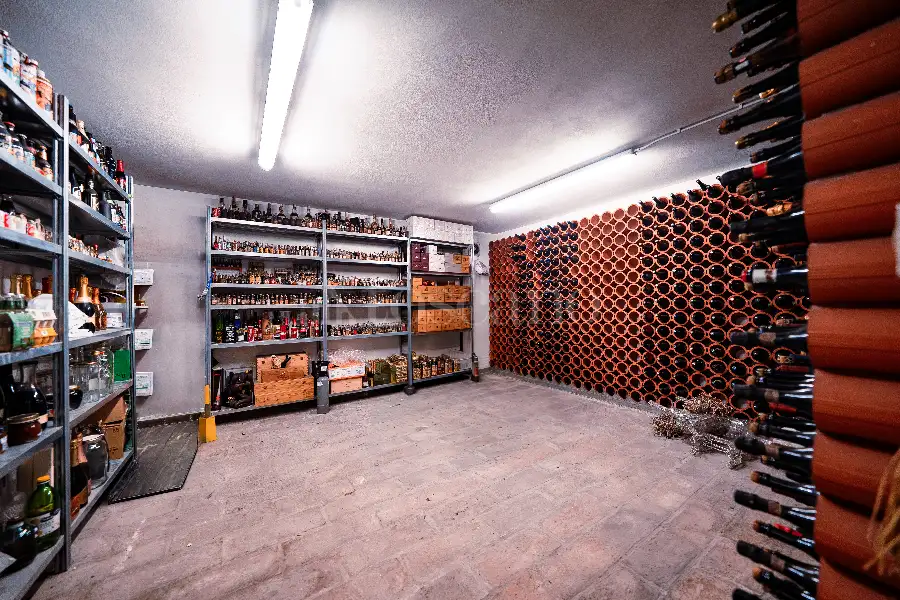 Casa Indipendente in vendita di 340 mq a €1.490.000 (rif. 24/2026)