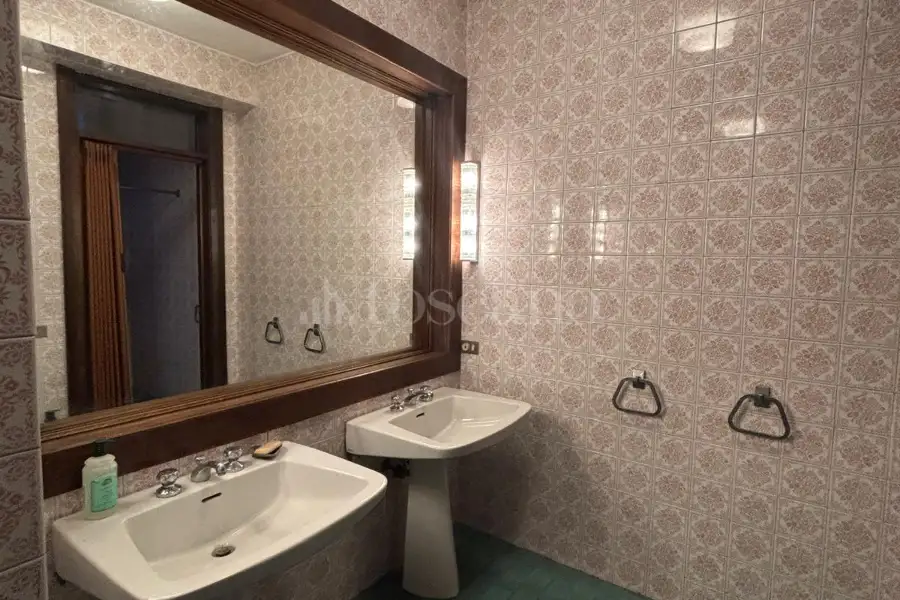 Villa Plurifamiliare in vendita di 370 mq a €1.200.000 (rif. 43/2025)