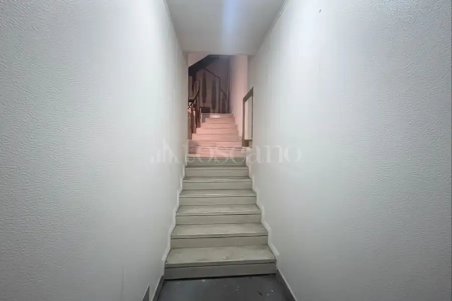Negozio in vendita di 1.200 mq a €650.000 (rif. 20/2026)