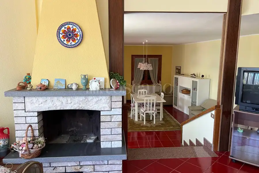 Villa in vendita di 396 mq a €445.000 (rif. 168/2025)