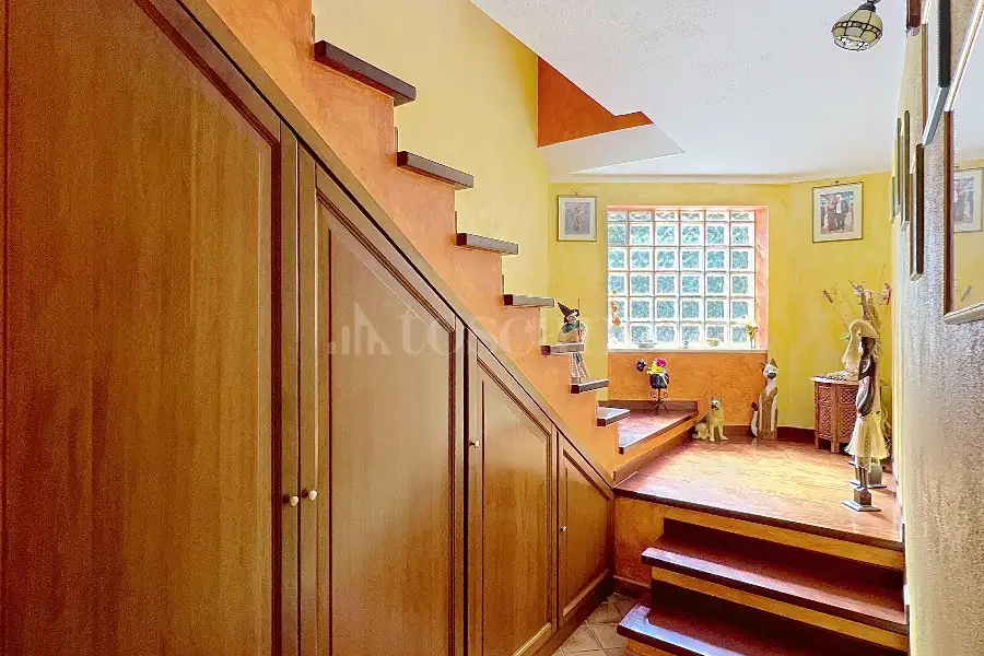 Casa Indipendente in vendita di 330 mq a €590.000 (rif. 82/2025)