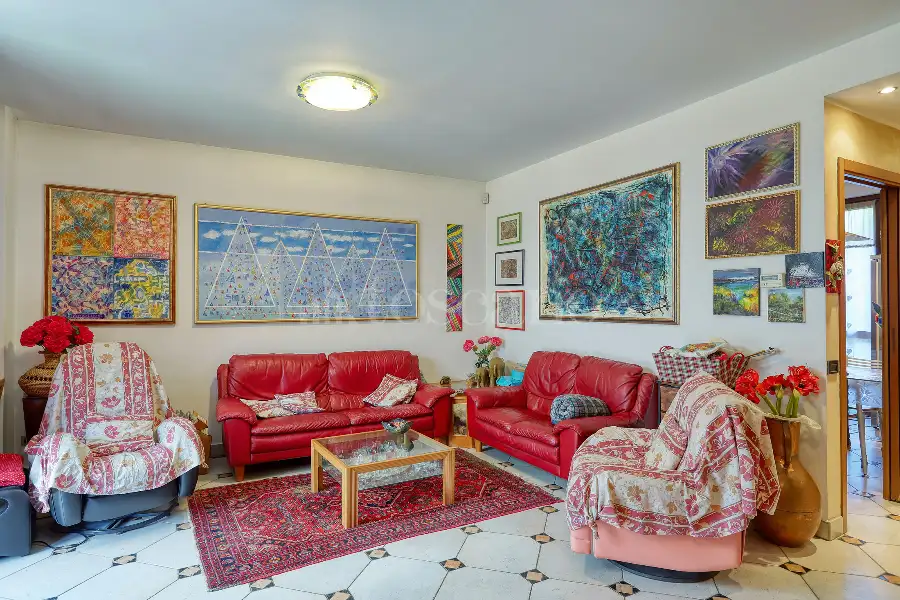 Villino a Schiera in vendita di 240 mq a €430.000 (rif. 133/2026)