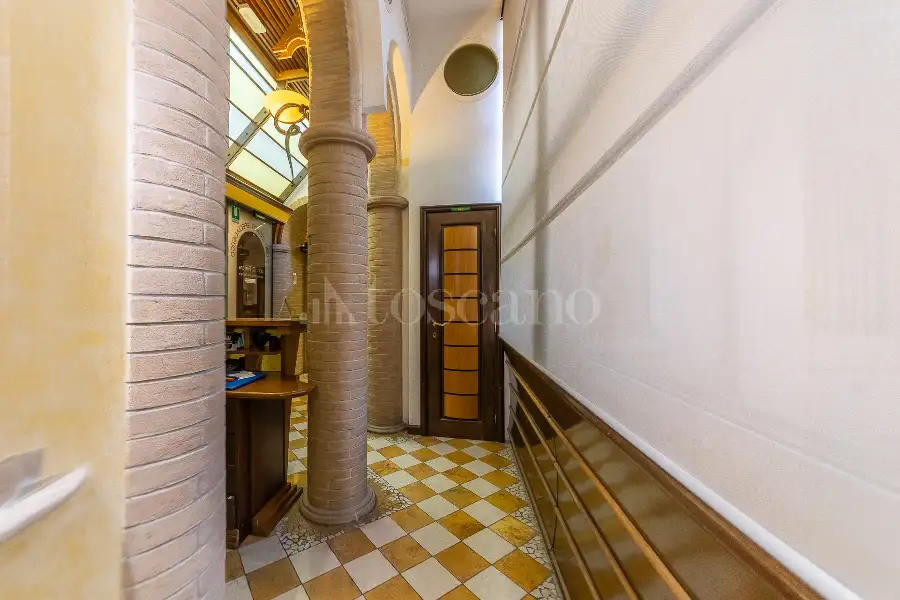 Ufficio in vendita di 196 mq a €1.999.000 (rif. 81/2026)