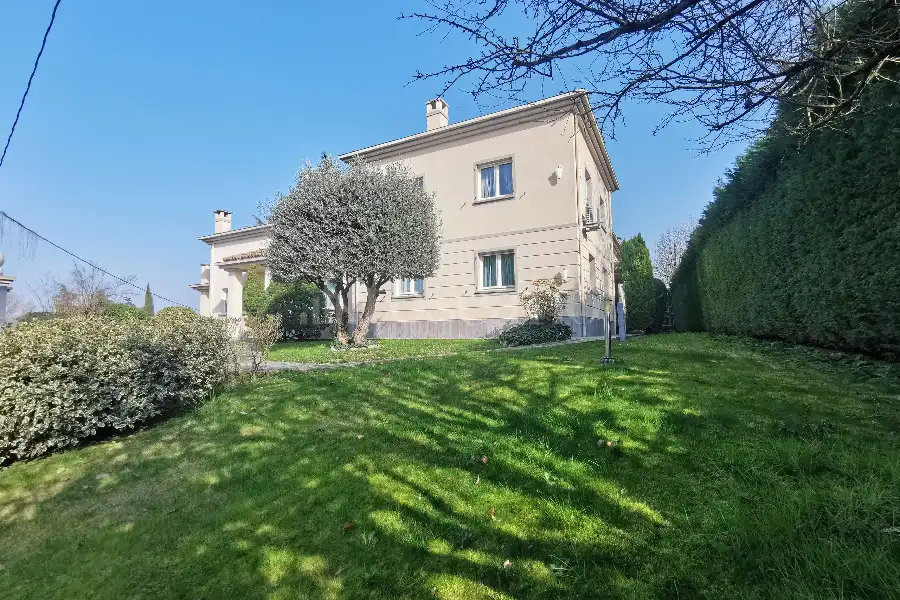 Casale in vendita di 600 mq a €1.400.000 (rif. 32/2026)