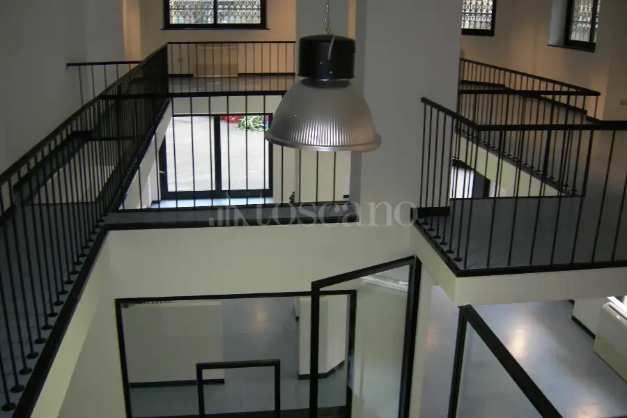 Negozio in vendita di 350 mq a €339.000 (rif. 6/2026)