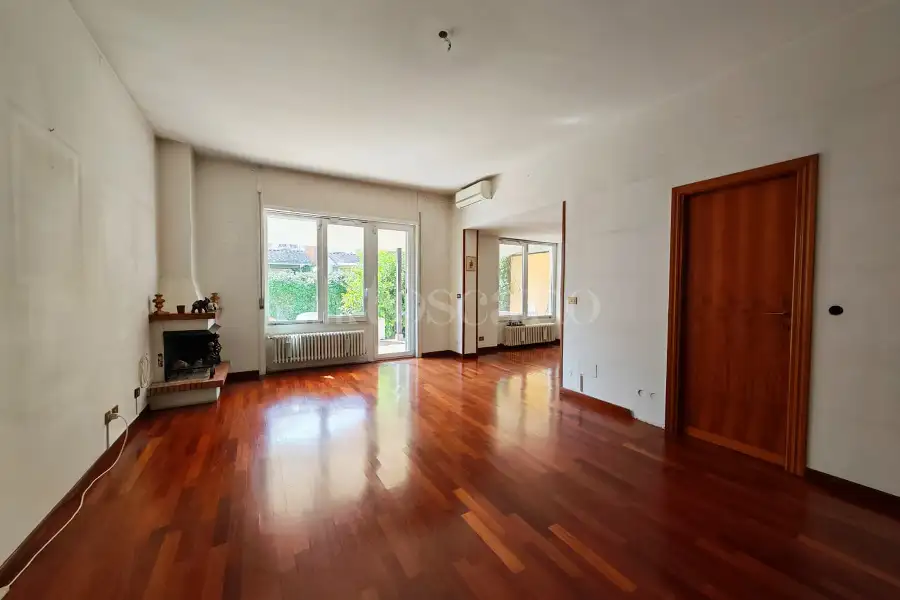 Villa Plurifamiliare in vendita di 220 mq a €565.000 (rif. 44/2026)