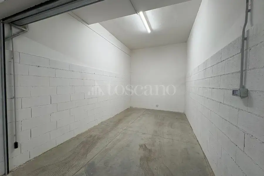 Box in vendita di 20 mq a €38.000 (rif. 8/2026)