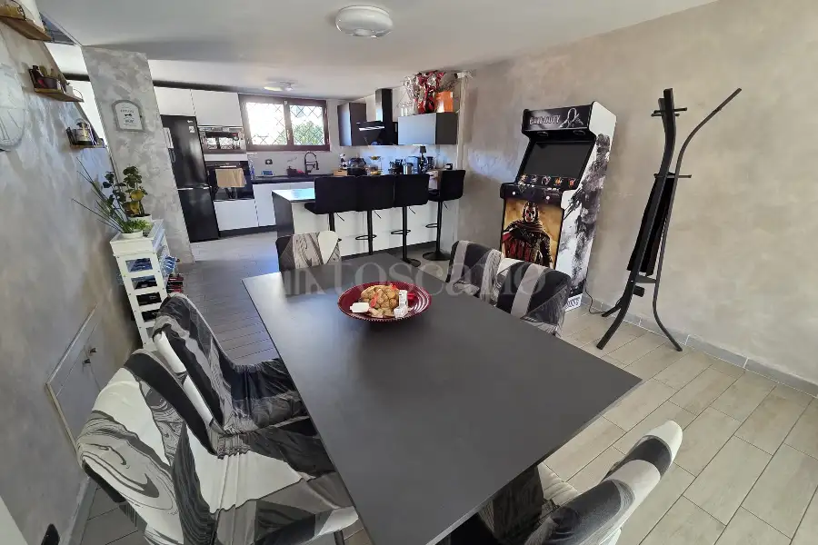 Villa Plurifamiliare in vendita di 130 mq a €249.000 (rif. 21/2026)