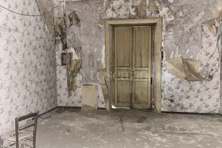 Casa Indipendente in vendita di 600 mq a €350.000 (rif. 27/2024)