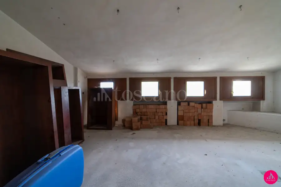 Villino a Schiera in vendita di 310 mq a €440.000 (rif. 53/2026)