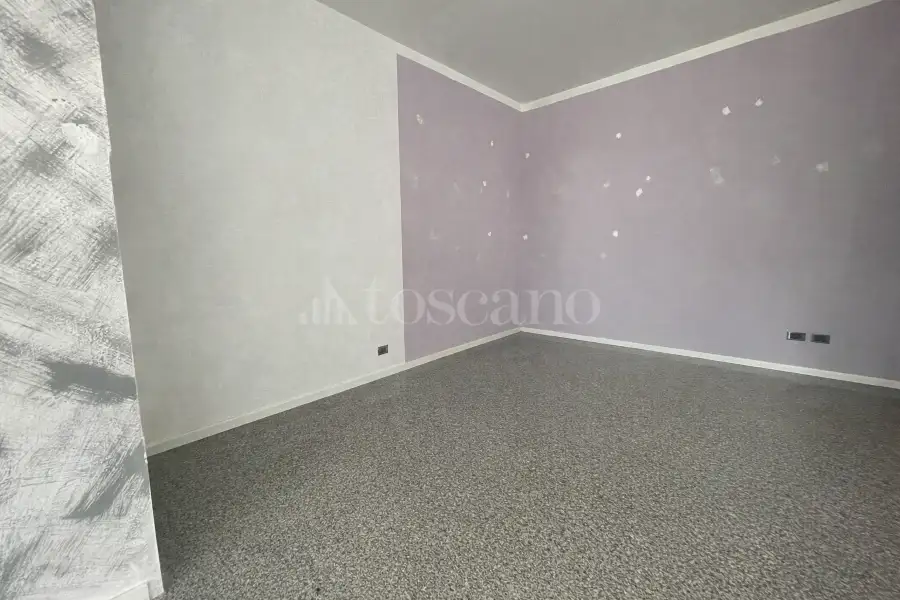 Negozio in vendita di 77 mq a €79.000 (rif. 9/2026)