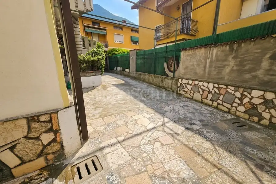 Casa Indipendente in vendita di 300 mq a €300.000 (rif. 6/2026)