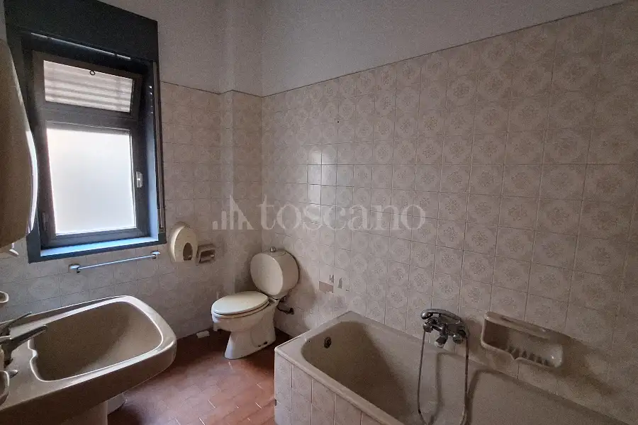 Ufficio in vendita di 175 mq a €245.000 (rif. 167/2026)