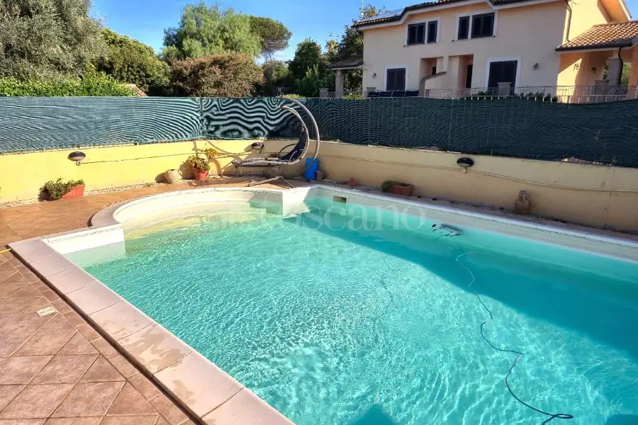Villa Bifamiliare in vendita di 180 mq a €349.000 (rif. 42/2026)