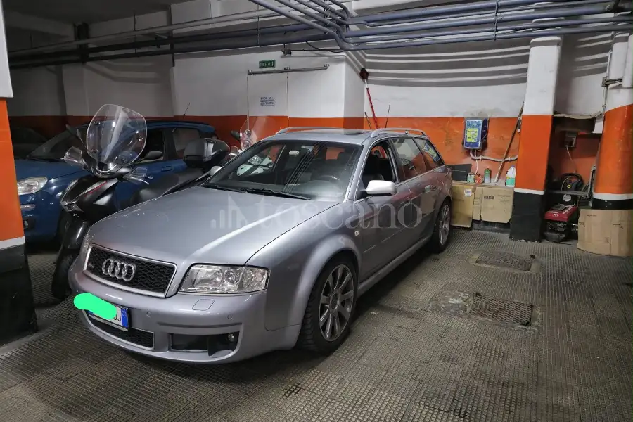 Garage in vendita di 800 mq a €6.990.000 (rif. 17/2026)