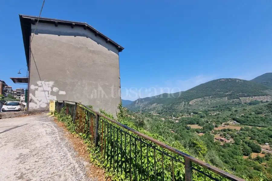 Casale in vendita di 660 mq a €95.000 (rif. 22/2025)