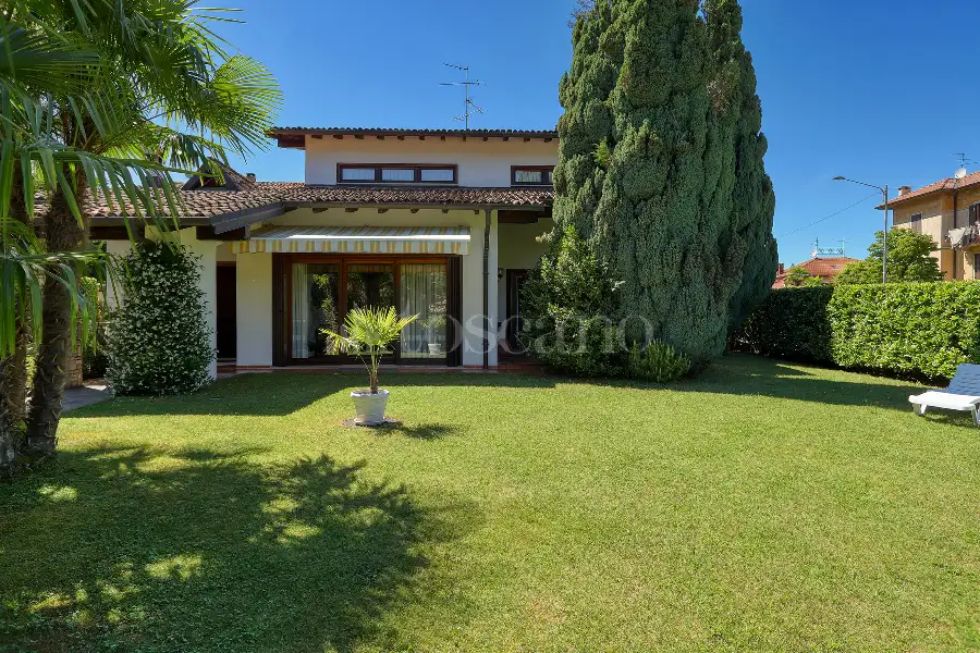 Villa in vendita di 247 mq a €670.000 (rif. 166/2026)