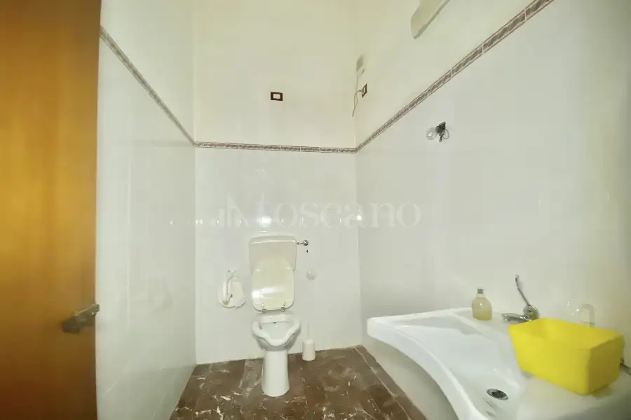 Negozio in vendita di 95 mq a €64.000 (rif. 26/2026)