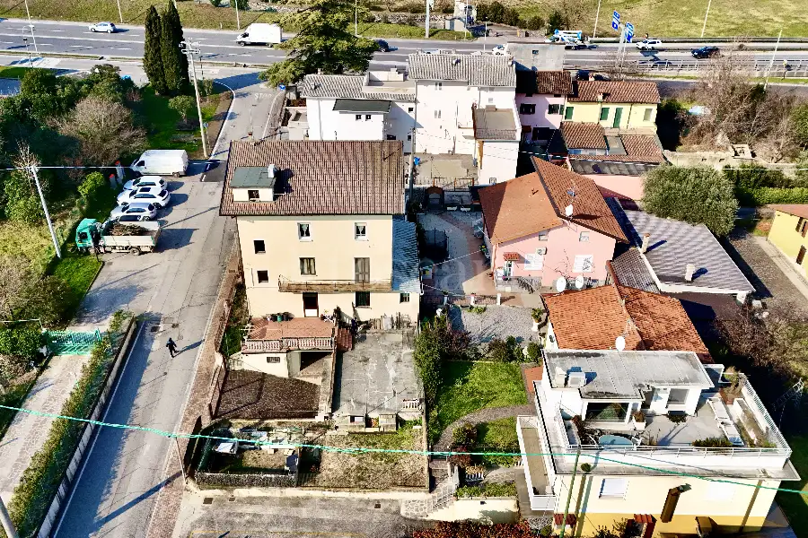 Casa Indipendente in vendita di 420 mq a €435.000 (rif. 10/2025)