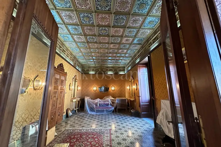 Casa in vendita di 410 mq a €420.000 (rif. 25/2026)