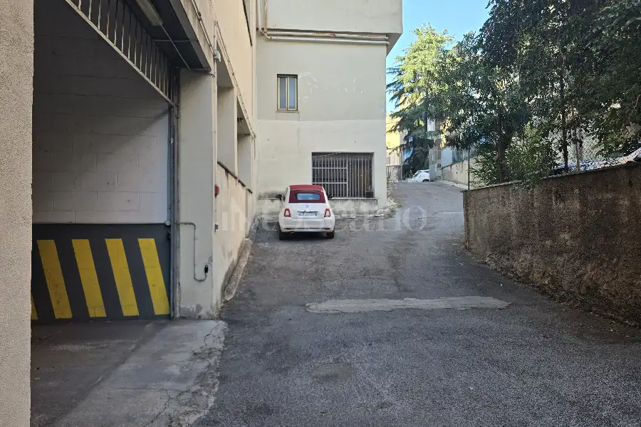 Box in vendita di 22 mq a €70.000 (rif. 14/2026)