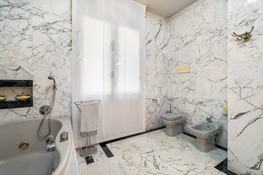 Villa in vendita di 420 mq a €2.700.000 (rif. 31/2025)