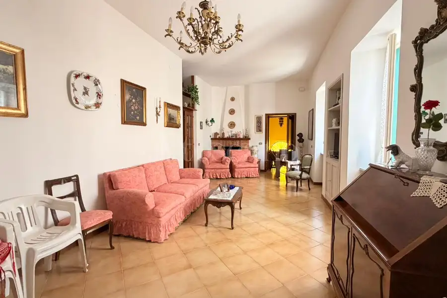 Casa Indipendente in vendita di 190 mq a €350.000 (rif. 3/2026)