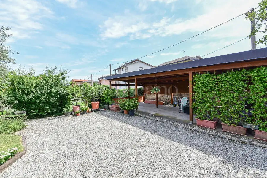 Casa in vendita di 250 mq a €270.000 (rif. 28/2025)