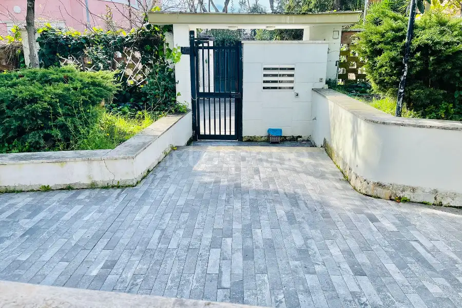 Villino a Schiera in affitto di 154 mq a €1.800 (rif. 9/2026)