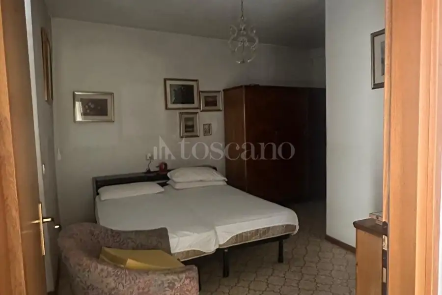Palazzo in vendita di 330 mq a €300.000 (rif. 3/2026)