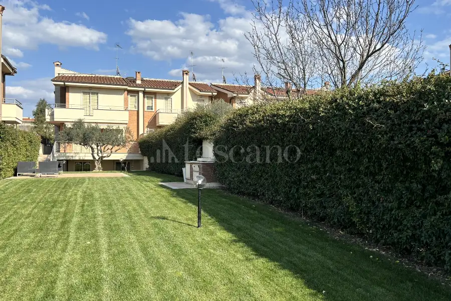 Villa in vendita di 200 mq a €870.000 (rif. 16/2026)