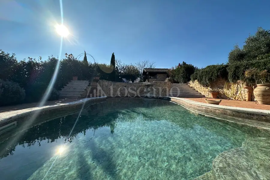 Villa in vendita di 355 mq a €729.000 (rif. 43/2025)