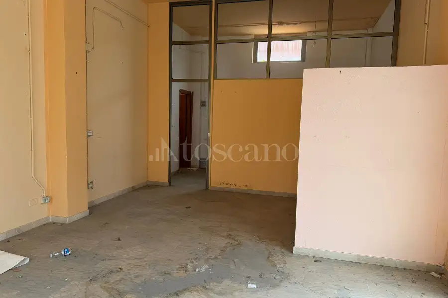 Negozio in vendita di 50 mq a €115.000 (rif. 33/2026)