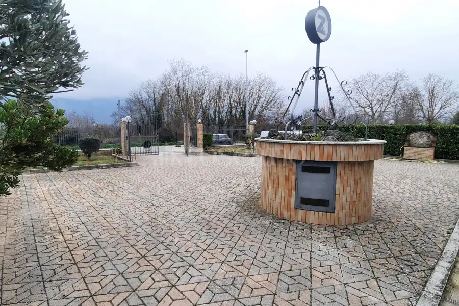 Villa Plurifamiliare in vendita di 800 mq a €795.000 (rif. 6/2025)