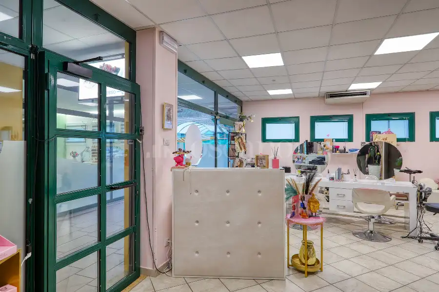 Negozio in vendita di 140 mq a €160.000 (rif. 100/2026)