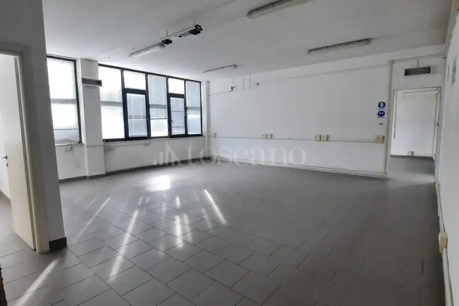 Capannone in vendita di 2.000 mq a €425.000 (rif. 2/2025)