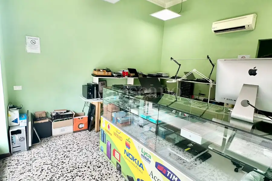 Negozio in vendita di 30 mq a €55.000 (rif. 33/2026)