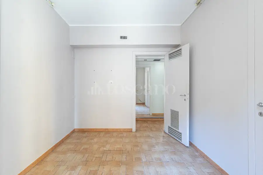 Ufficio in vendita di 250 mq a €1.450.000 (rif. 86/2026)