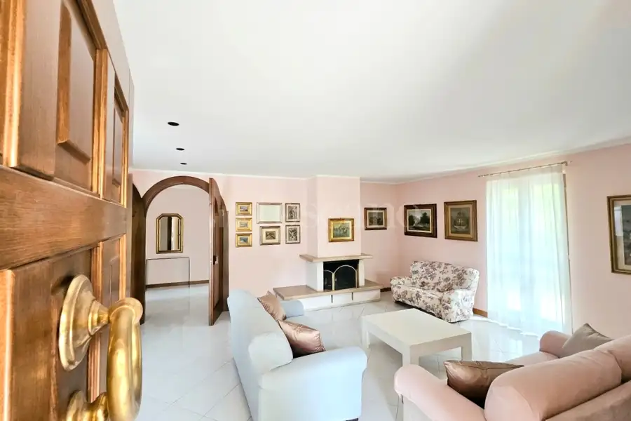 Villa Bifamiliare in vendita di 210 mq a €399.000 (rif. 13/2026)