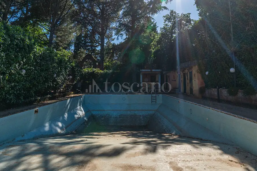 Villa in vendita di 1.200 mq a €4.250.000 (rif. 61/2026)