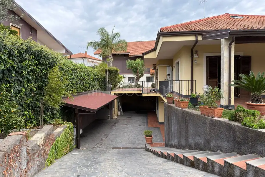 Villa in vendita di 200 mq a €775.000 (rif. 162/2025)