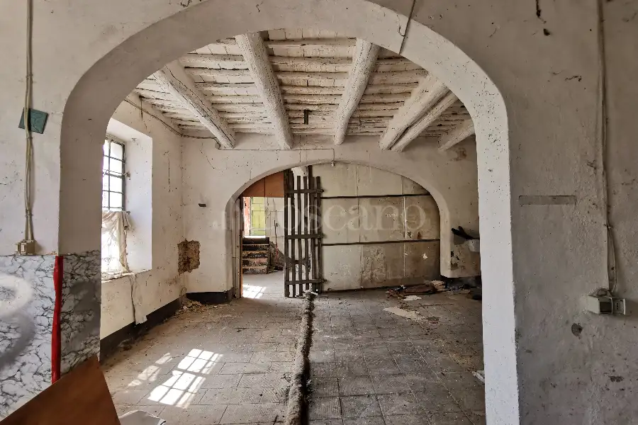 Casale in vendita di 900 mq a €850.000 (rif. 53/2022)