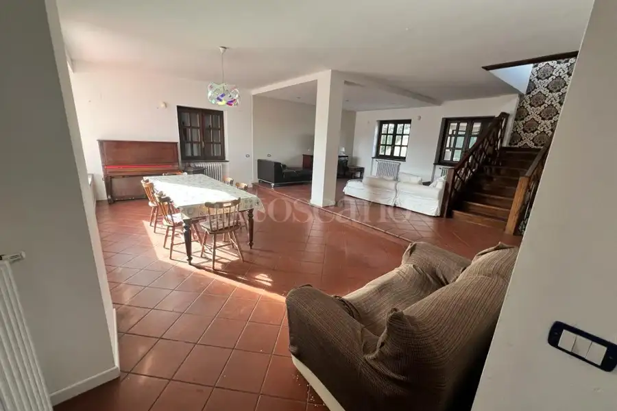 Villa in vendita di 400 mq a €399.000 (rif. 3/2024)